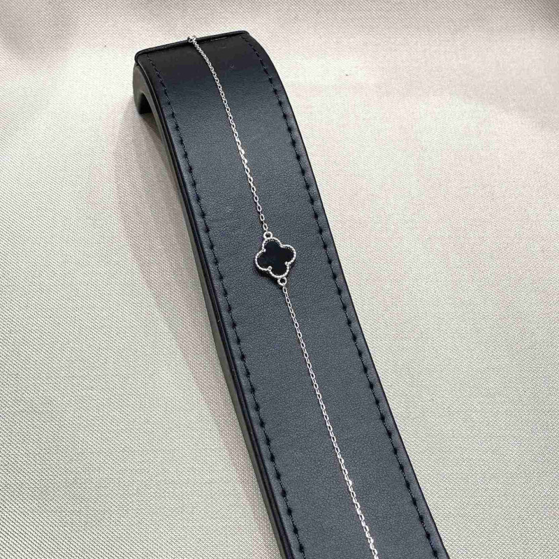 x1 سويرة فان كليف