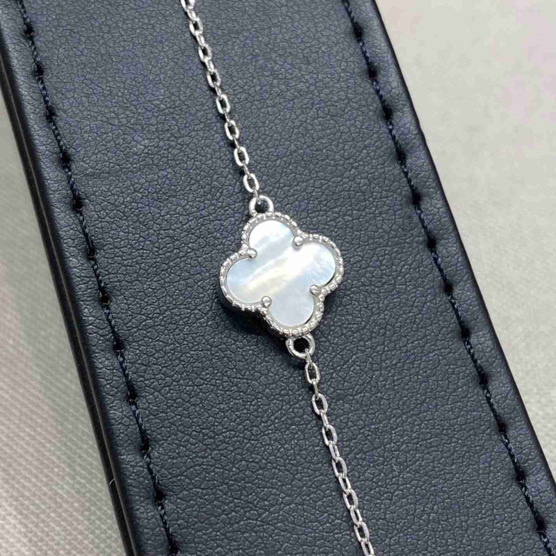 x1 سويرة فان كليف