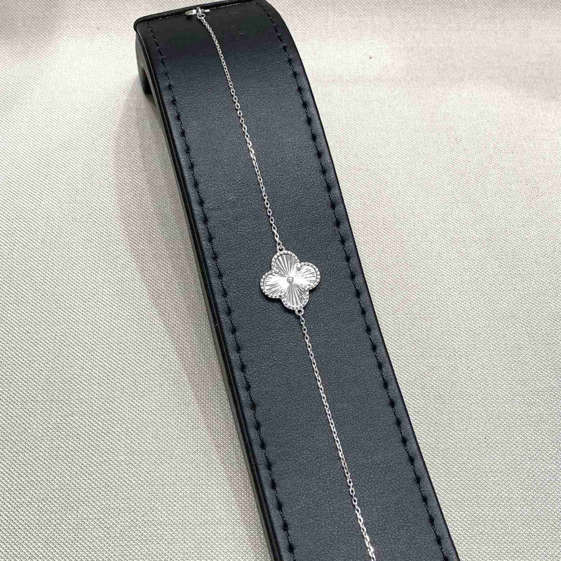 x1 سويرة فان كليف