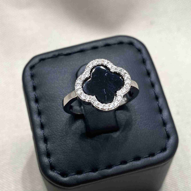 خاتم الفان كليف