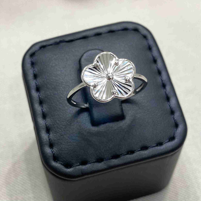 خاتم الفان كليف